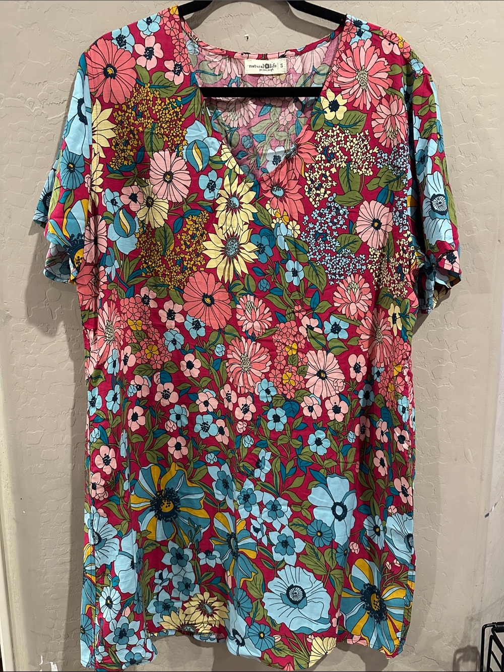 NATURAL LIFE Floral V-Neck Camisole in Pink, Blue & Yellow